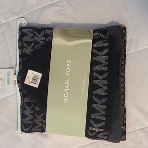 Micheal kors scarf and hat set